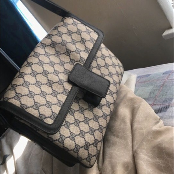 Gucci Crossbody - Picture 3 of 10